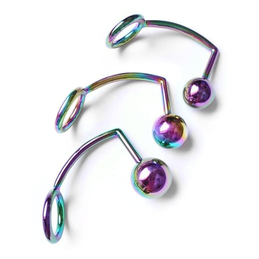 Four Rainbow Trailer Hitch plugs are displayed from largest to smallest.