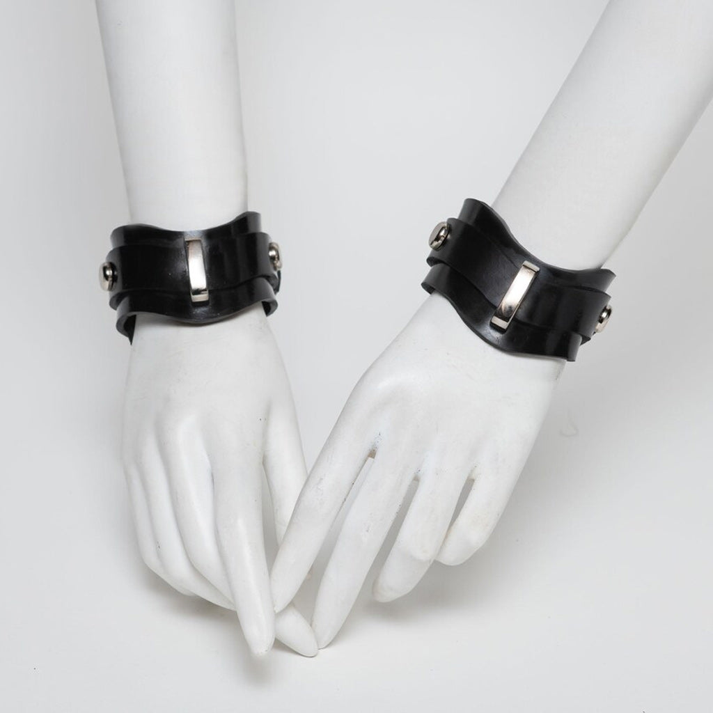 Novelia Shaped Cuff Set-The stockroom